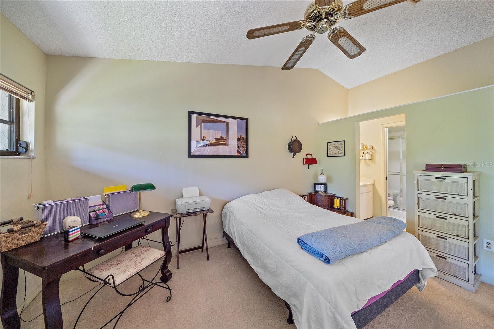 Image 9 of 34 For 6040 Oak Creek Lane 1822