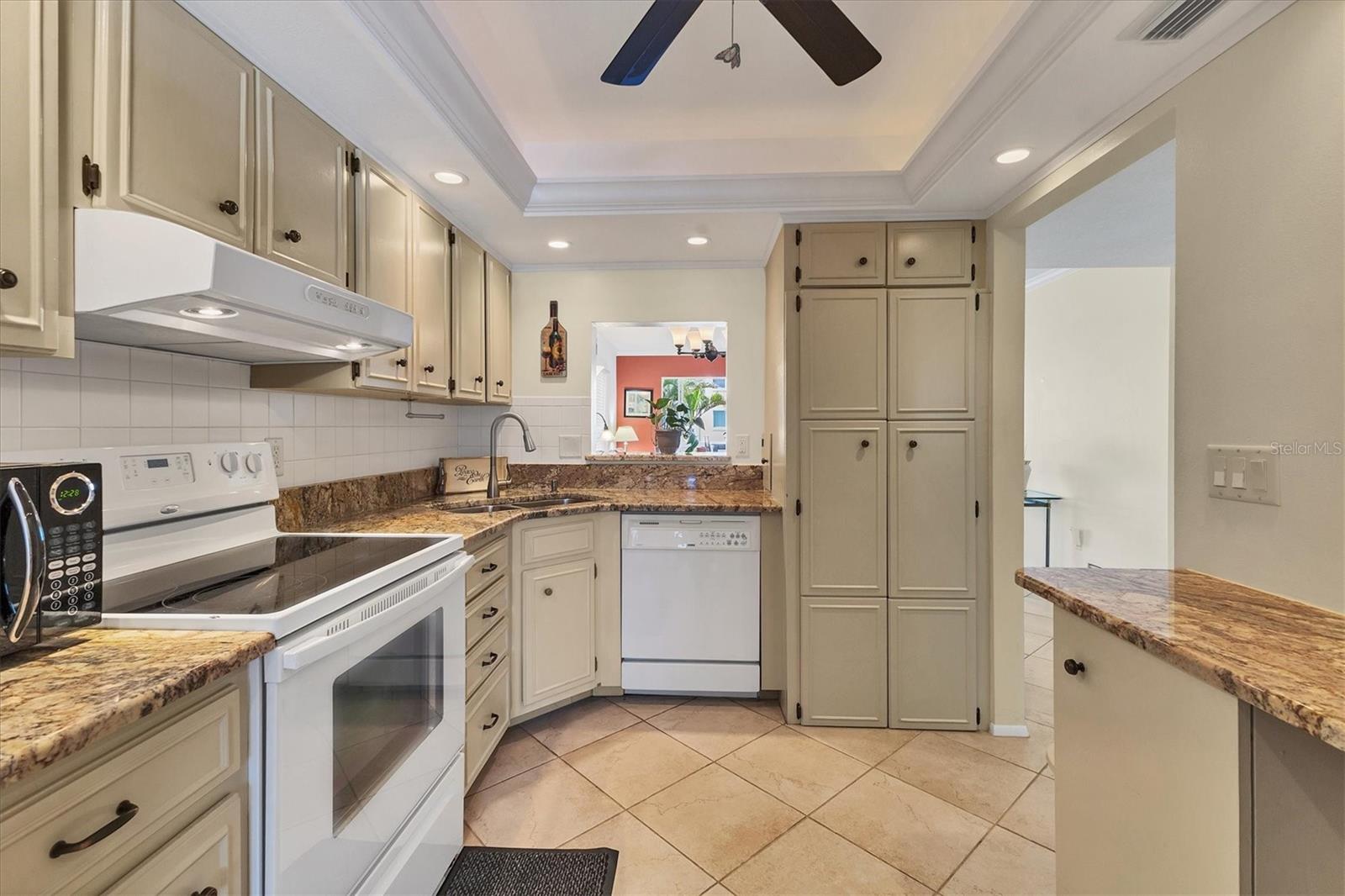 Image 16 of 80 For 210 Santa Maria Street 244