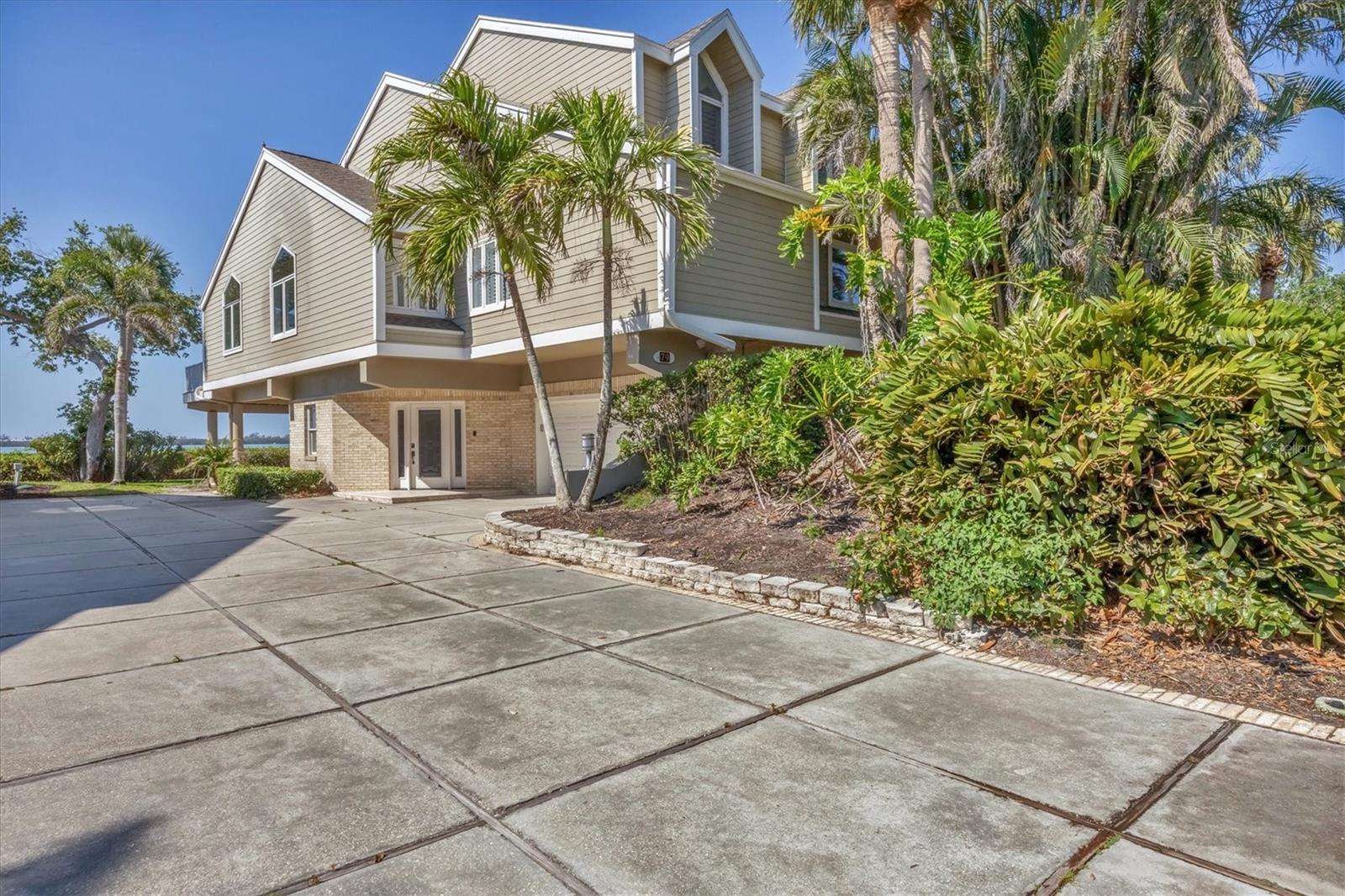Image 4 of 72 For 79 Tidy Island Boulevard