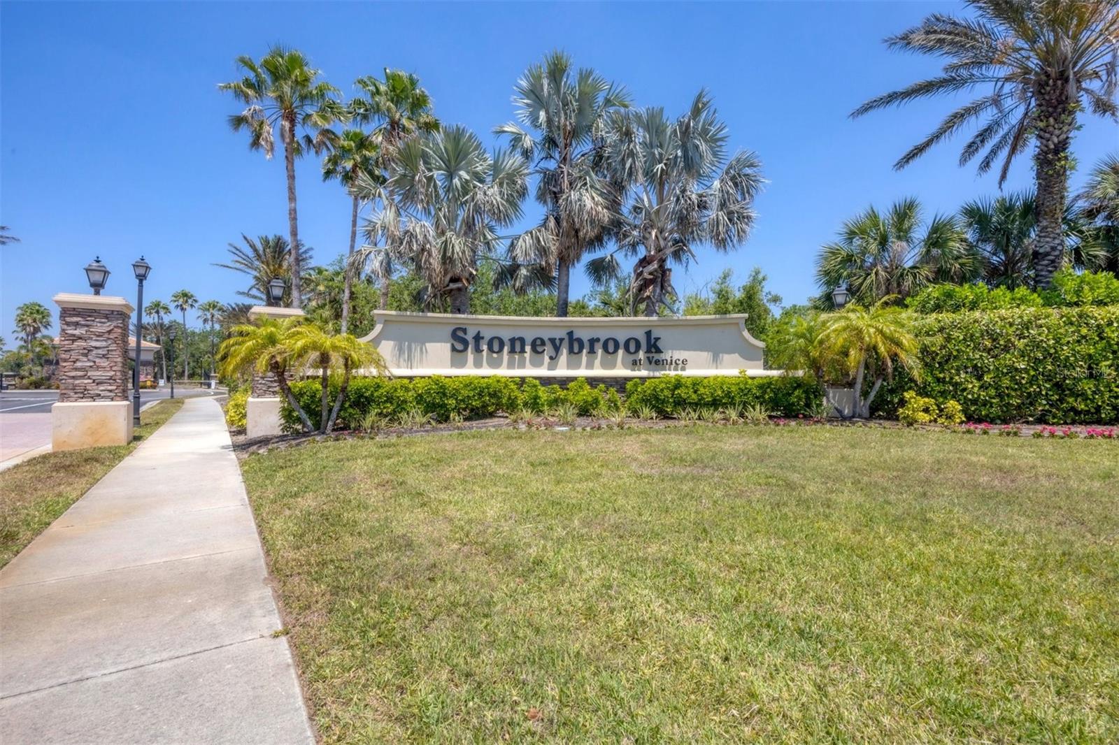 Image 3 of 52 For 11702 Anhinga Avenue