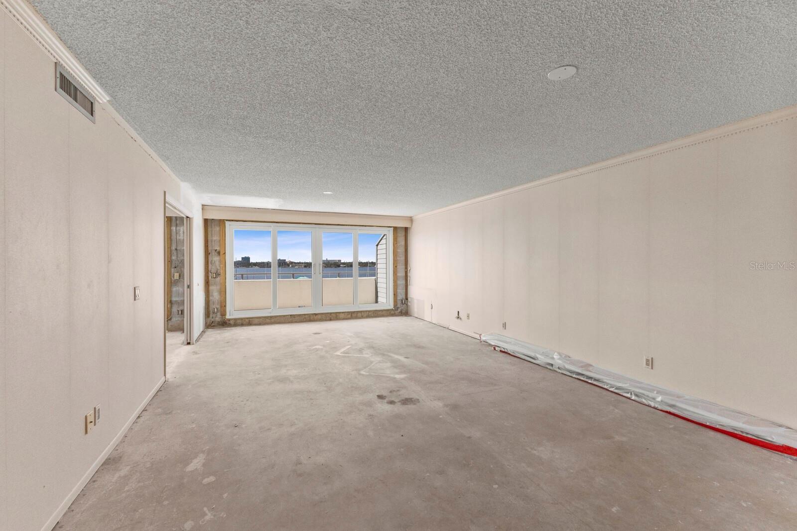 Image 10 of 47 For 1000 Riverside Drive B501