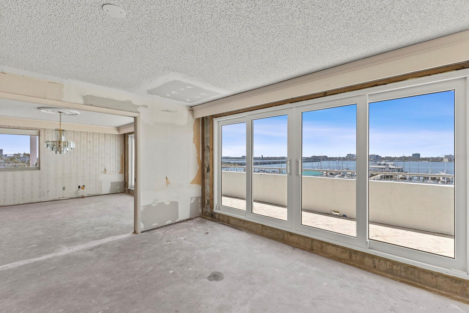 Image 13 of 47 For 1000 Riverside Drive B501