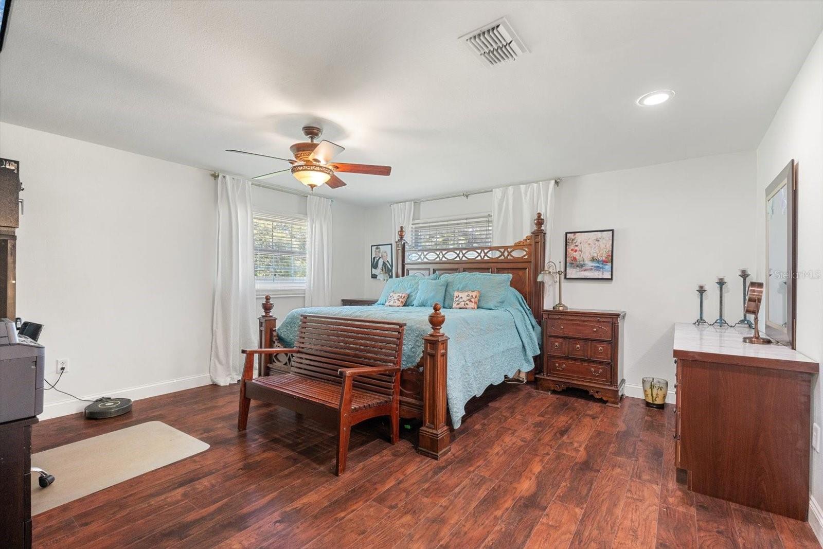 Image 15 of 55 For 5024 37th Street E