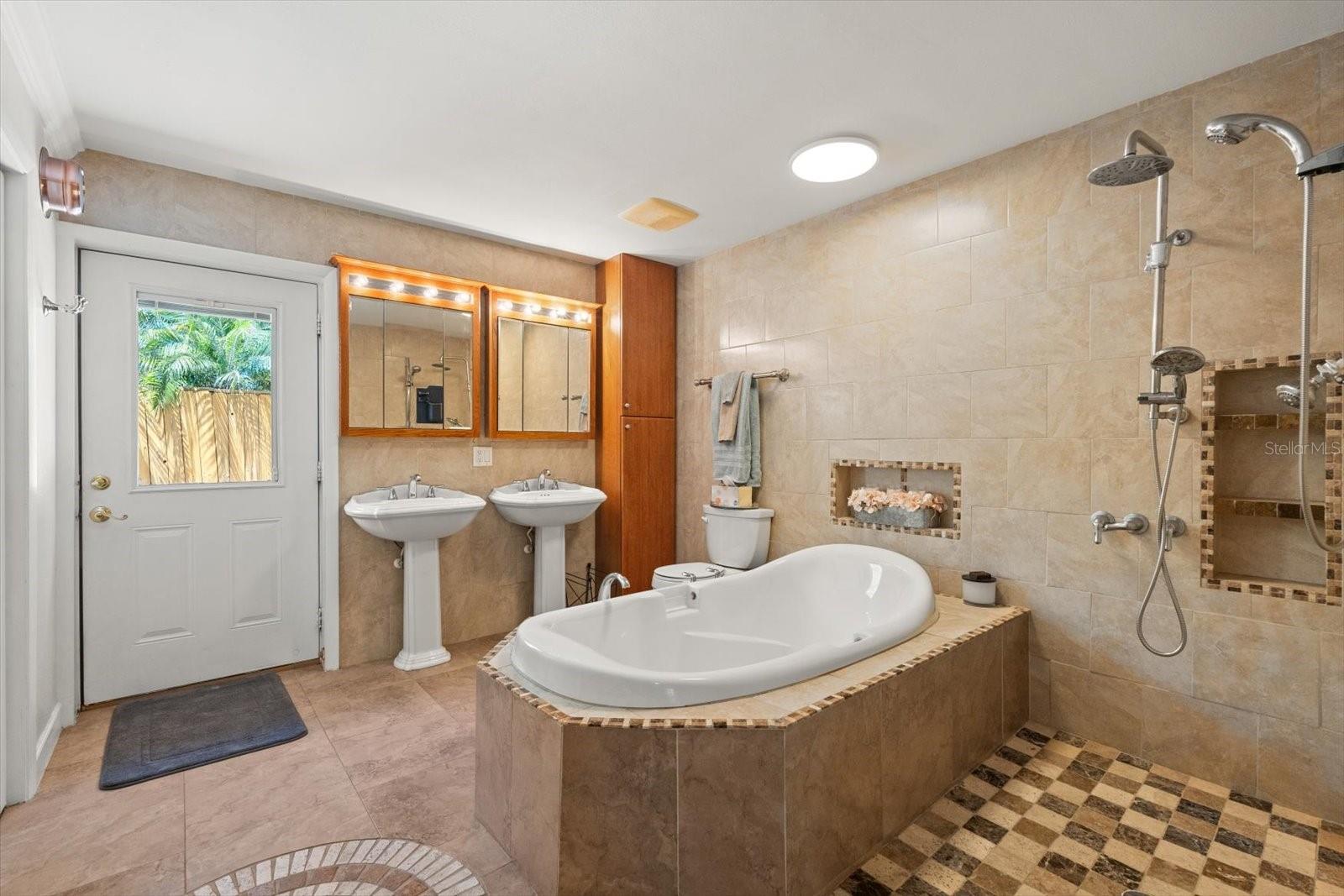 Image 17 of 55 For 5024 37th Street E