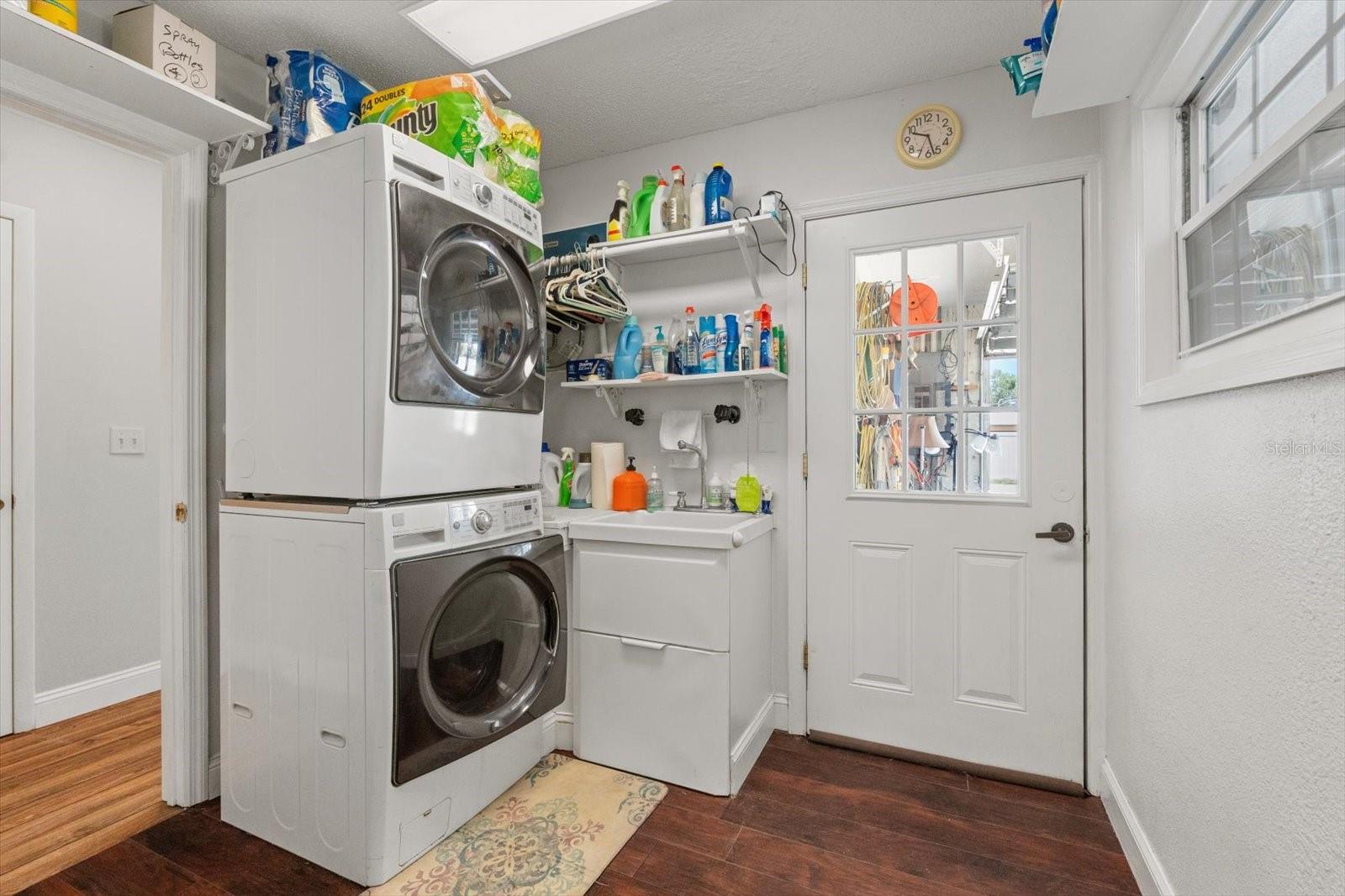 Image 21 of 55 For 5024 37th Street E