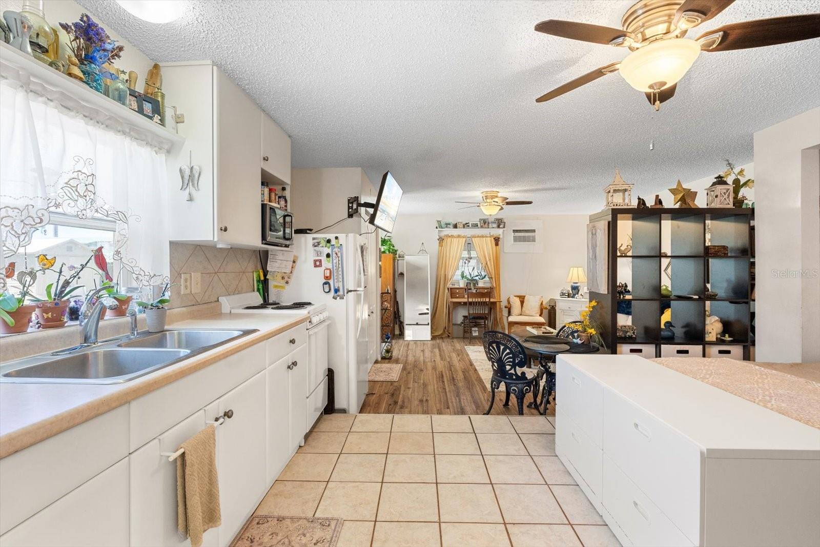 Image 35 of 55 For 5024 37th Street E