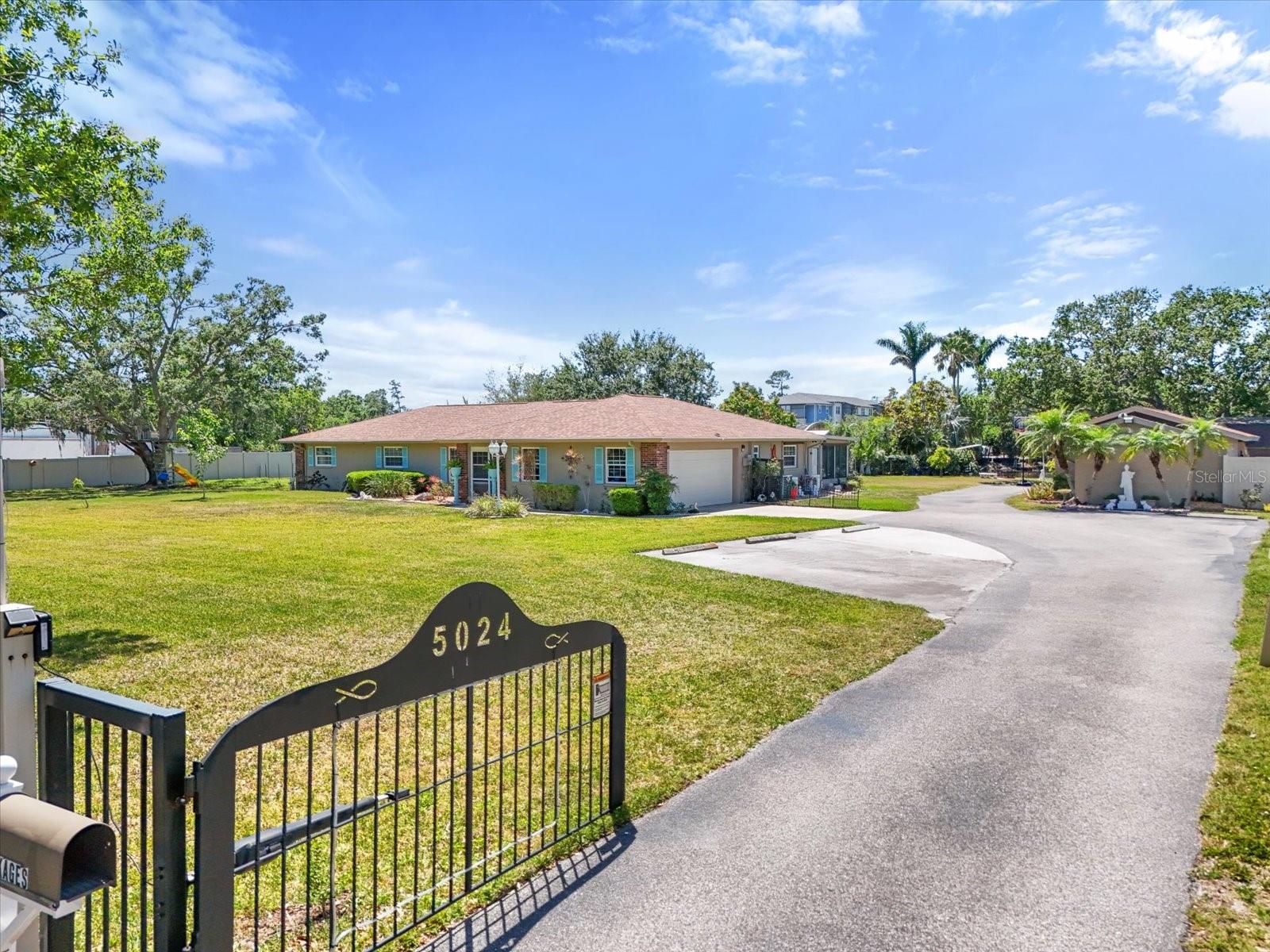 Image 4 of 55 For 5024 37th Street E
