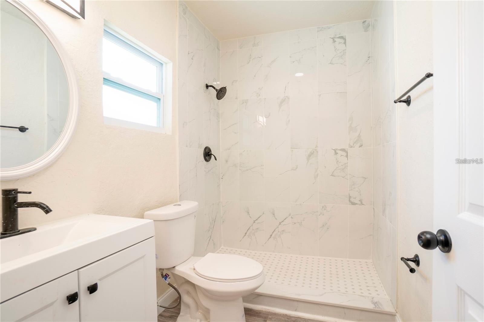 Image 34 of 37 For 1501 7th Street Se