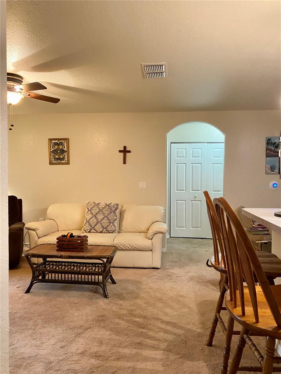 Image 5 of 19 For 7411 Vista Way 102