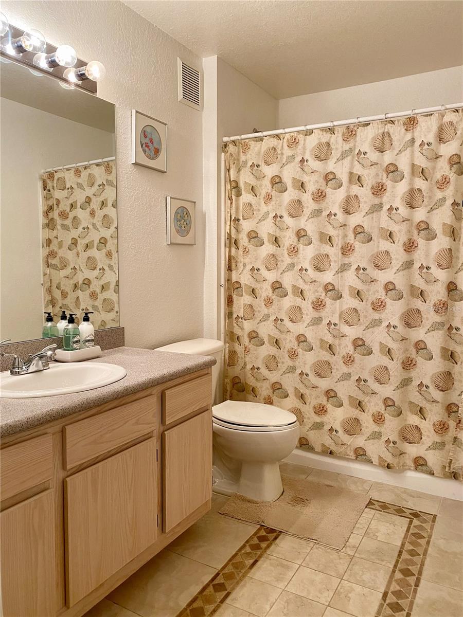 Image 9 of 19 For 7411 Vista Way 102