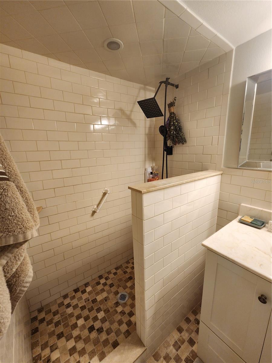 Image 14 of 25 For 2100 Benjamin Franklin Drive 302