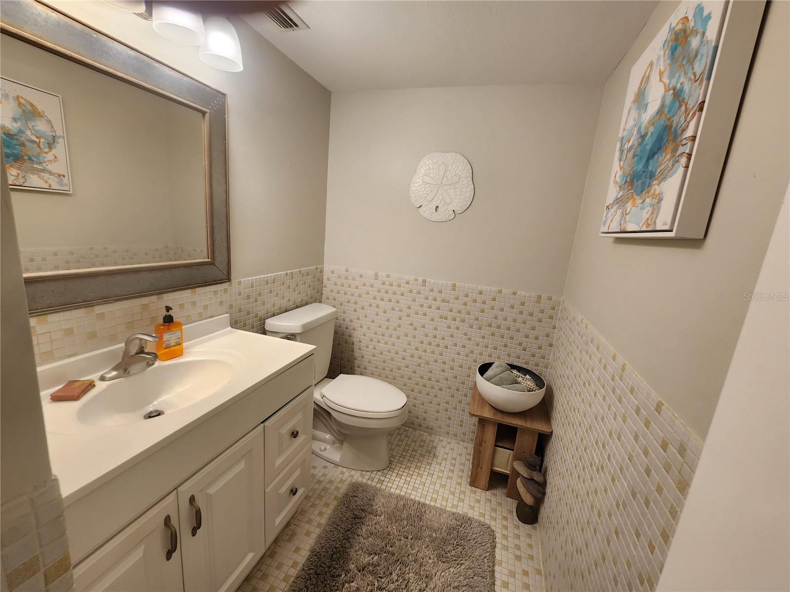 Image 16 of 25 For 2100 Benjamin Franklin Drive 302