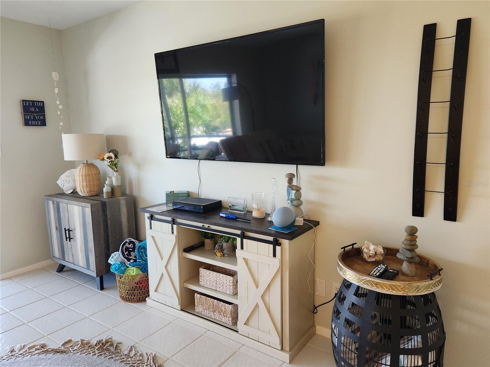 Image 6 of 25 For 2100 Benjamin Franklin Drive 302