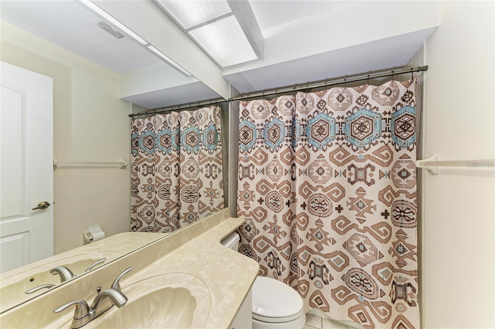 Image 22 of 33 For 428 40th Court W