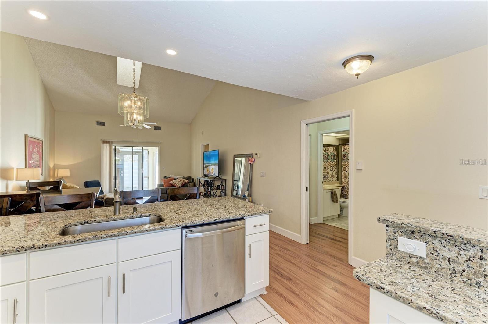 Image 9 of 33 For 428 40th Court W