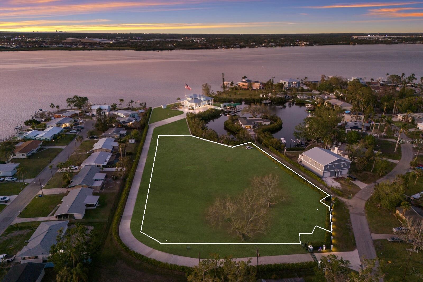 Details for 208 22nd Street Ct Ne, BRADENTON, FL 34208