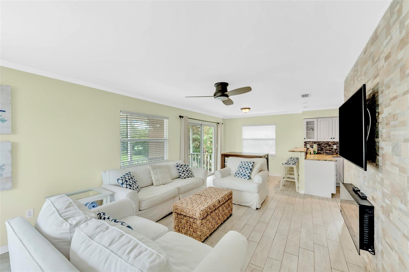 Image 12 of 34 For 216 Palmetto Avenue