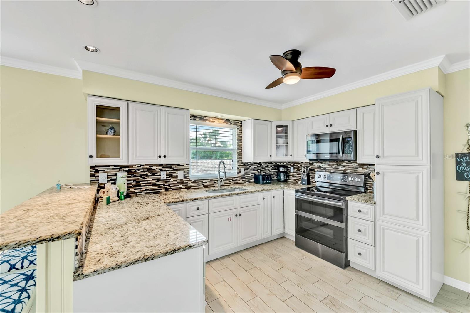 Image 16 of 34 For 216 Palmetto Avenue