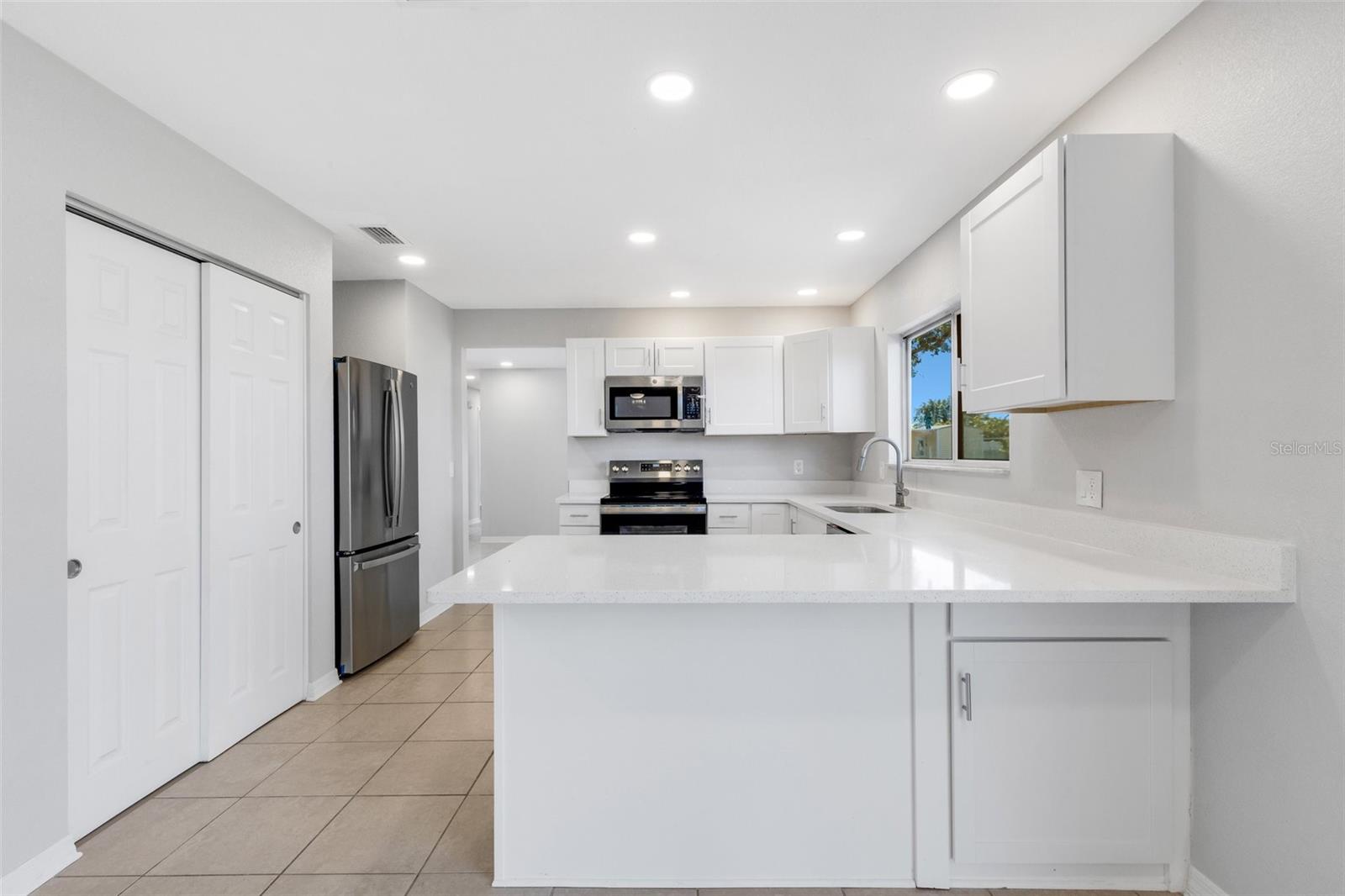 Image 10 of 44 For 6415 Coliseum Boulevard