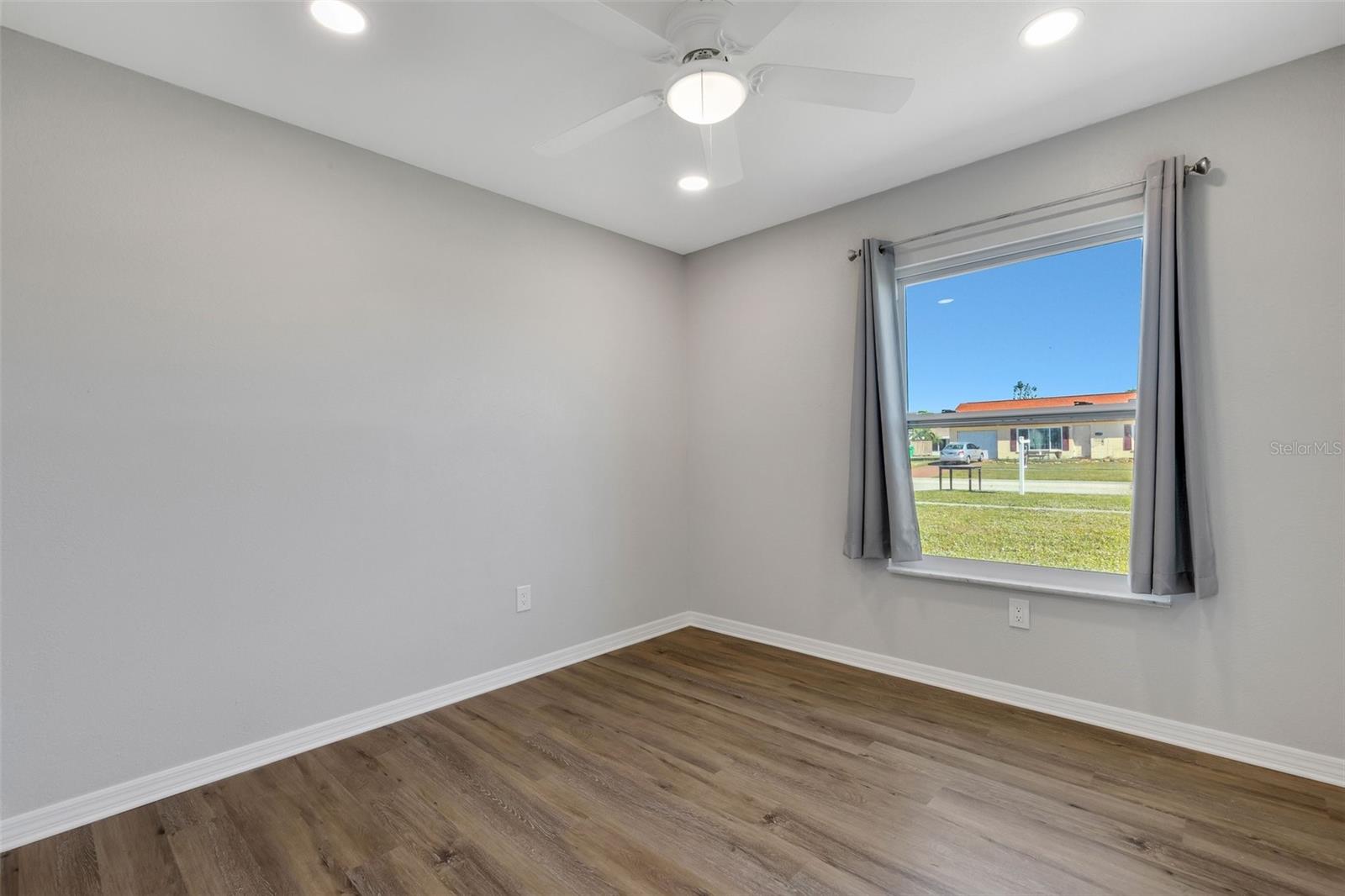 Image 20 of 44 For 6415 Coliseum Boulevard