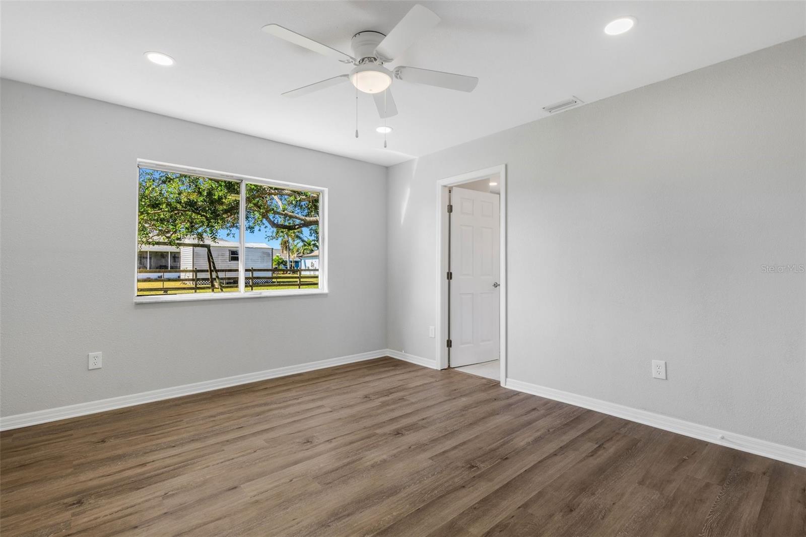 Image 28 of 44 For 6415 Coliseum Boulevard