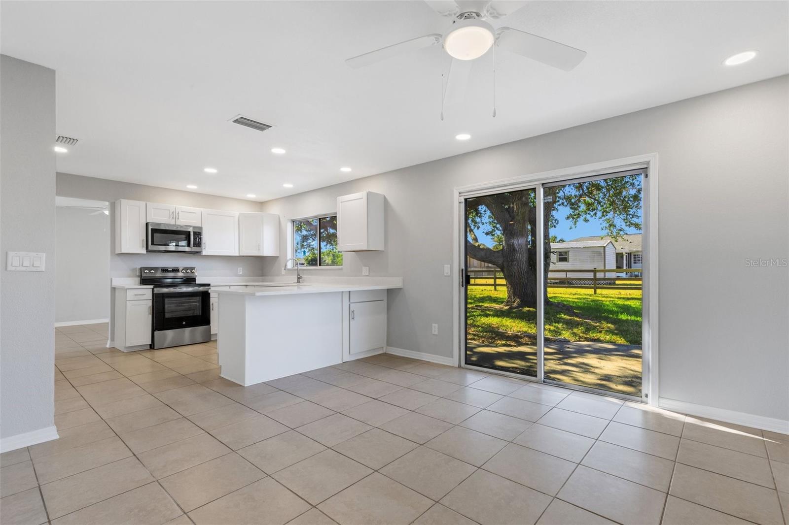 Image 7 of 44 For 6415 Coliseum Boulevard