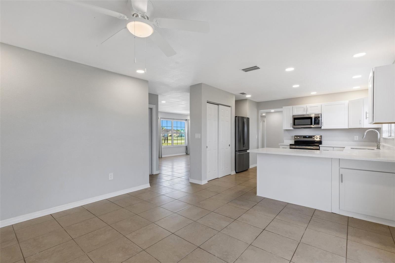 Image 8 of 44 For 6415 Coliseum Boulevard