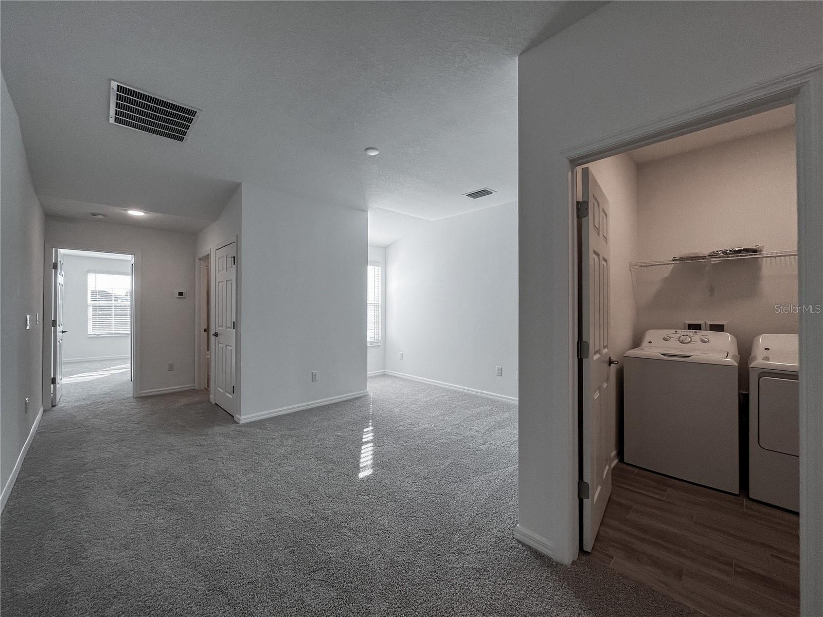 Listing photo id 15 for 4067 Via Sienna Circle