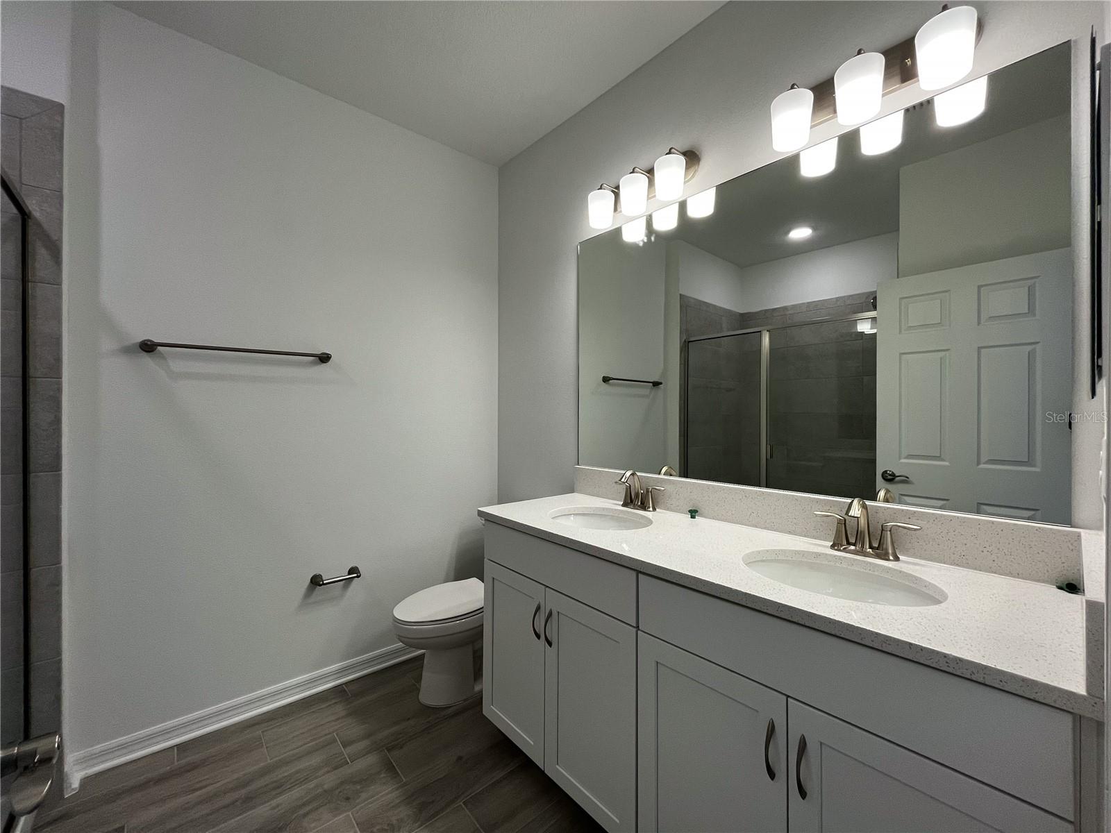 Listing photo id 17 for 4067 Via Sienna Circle