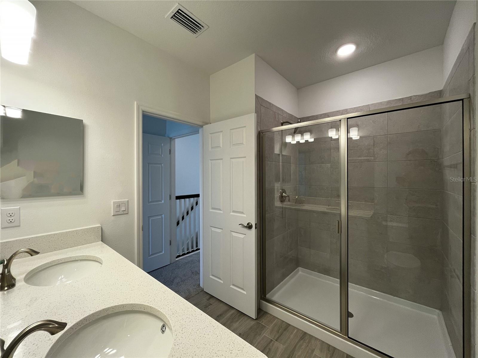 Listing photo id 18 for 4067 Via Sienna Circle