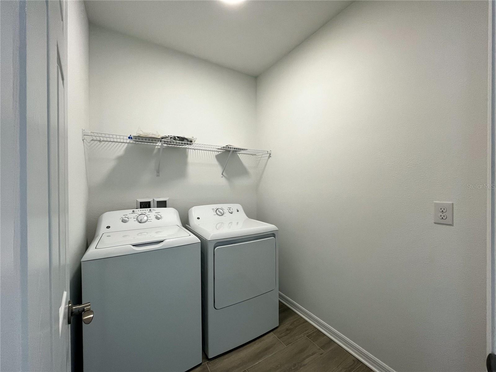 Listing photo id 19 for 4067 Via Sienna Circle