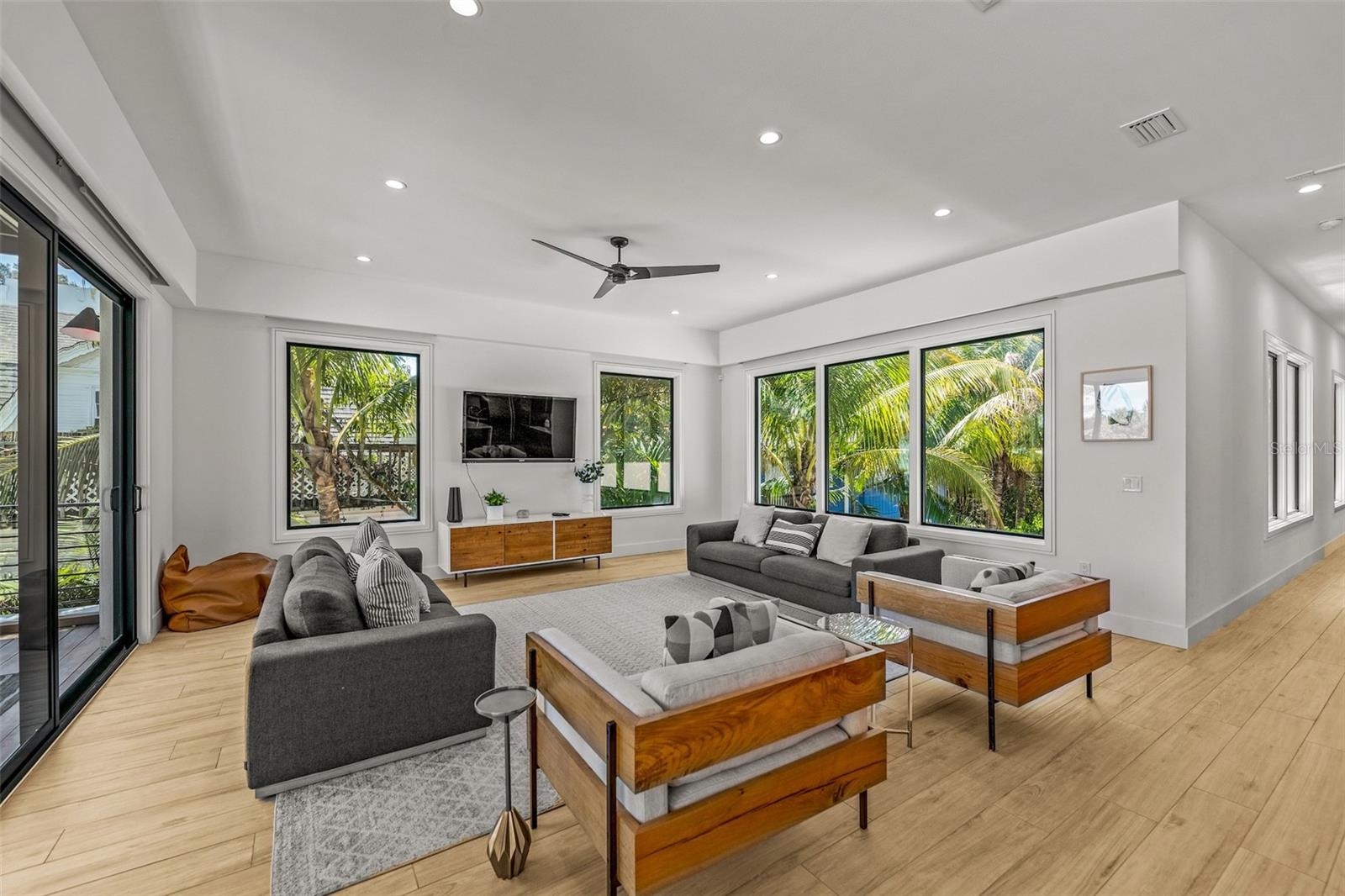 Listing photo id 8 for 315 Bay Boulevard