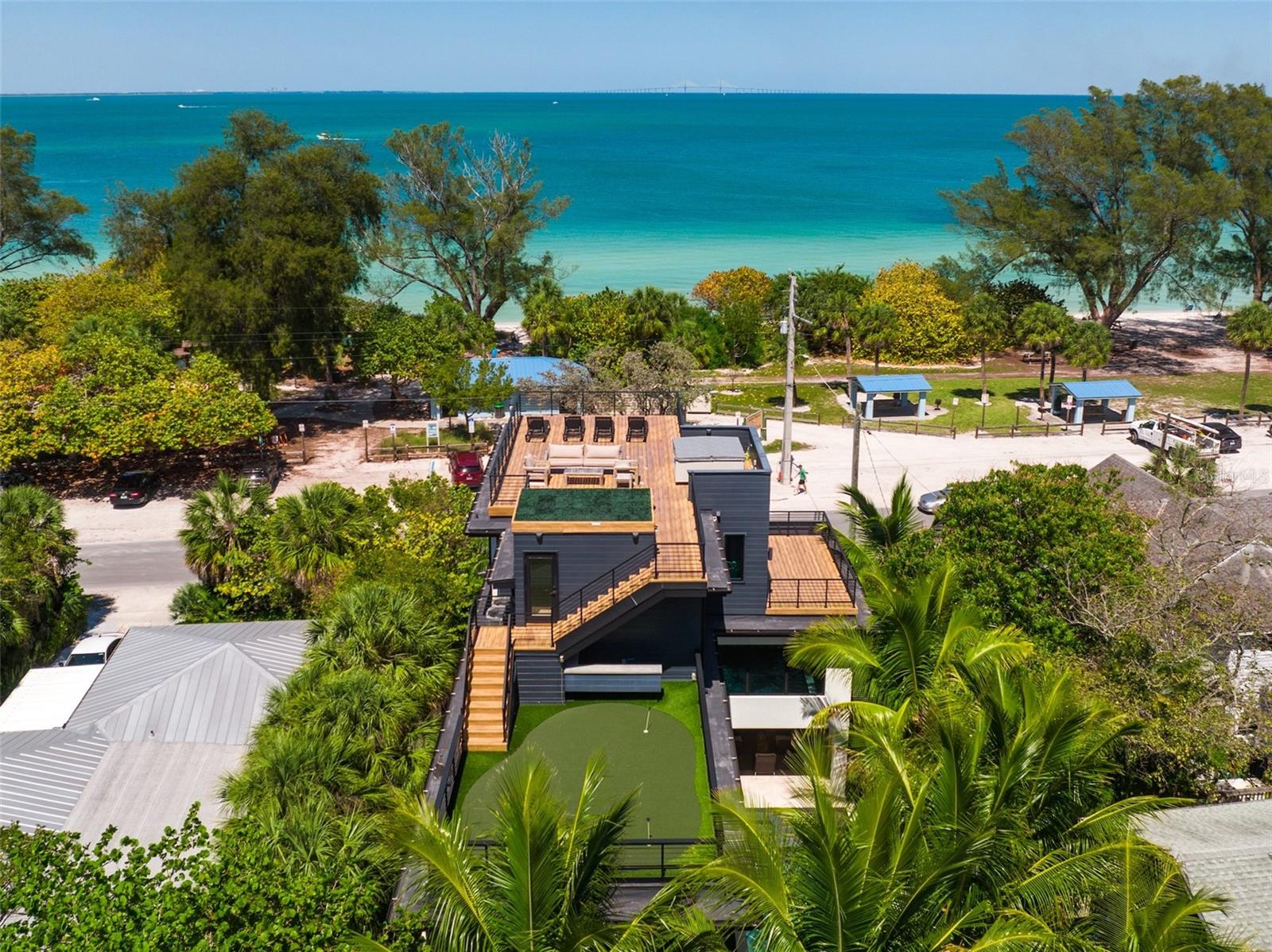 Listing photo id 2 for 315 Bay Boulevard