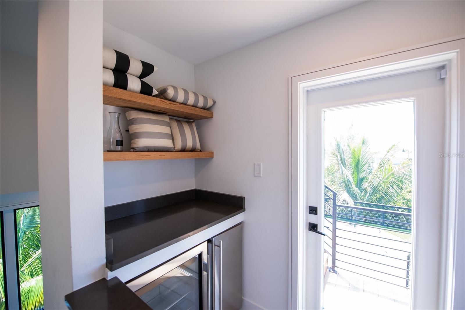 Listing photo id 38 for 315 Bay Boulevard