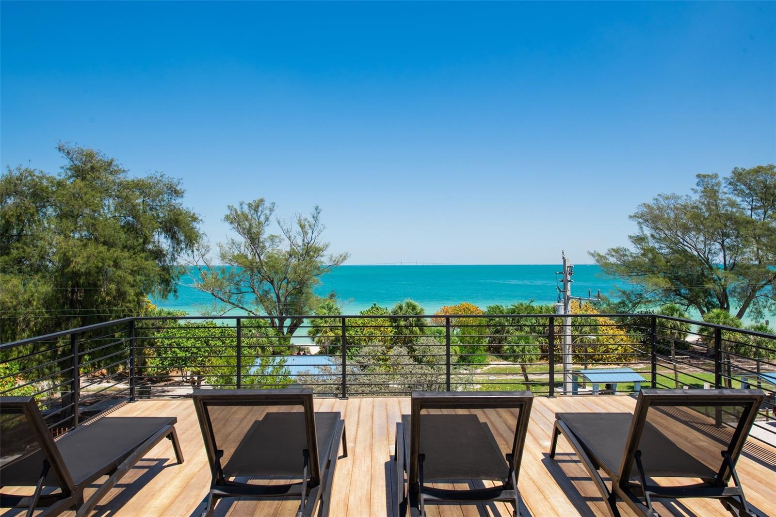 Listing photo id 3 for 315 Bay Boulevard