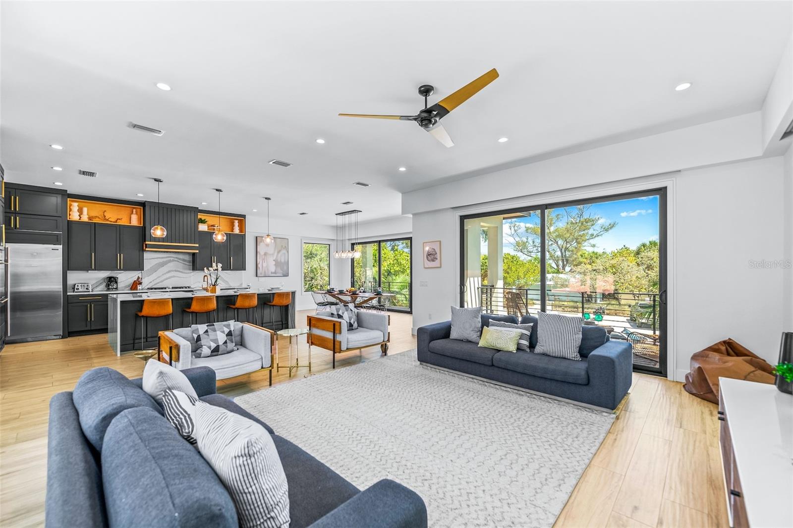 Listing photo id 5 for 315 Bay Boulevard