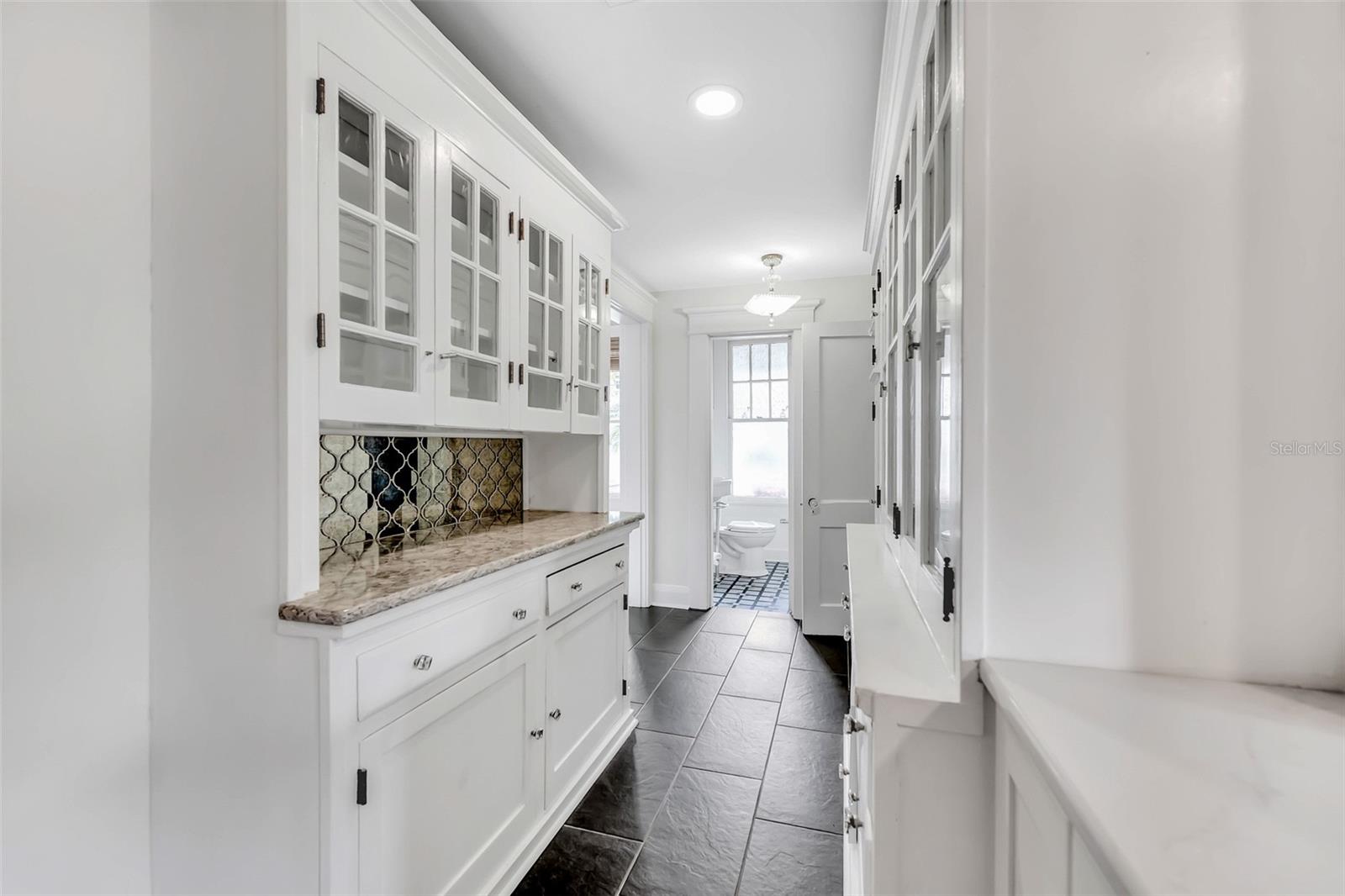 Image 16 of 47 For 829 Bayshore Boulevard