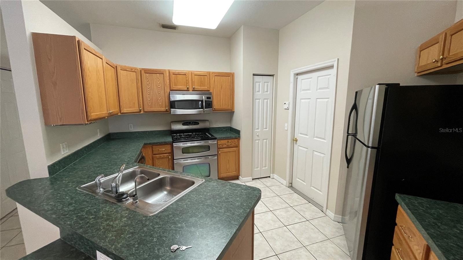 Image 3 of 26 For 6214 White Clover Circle