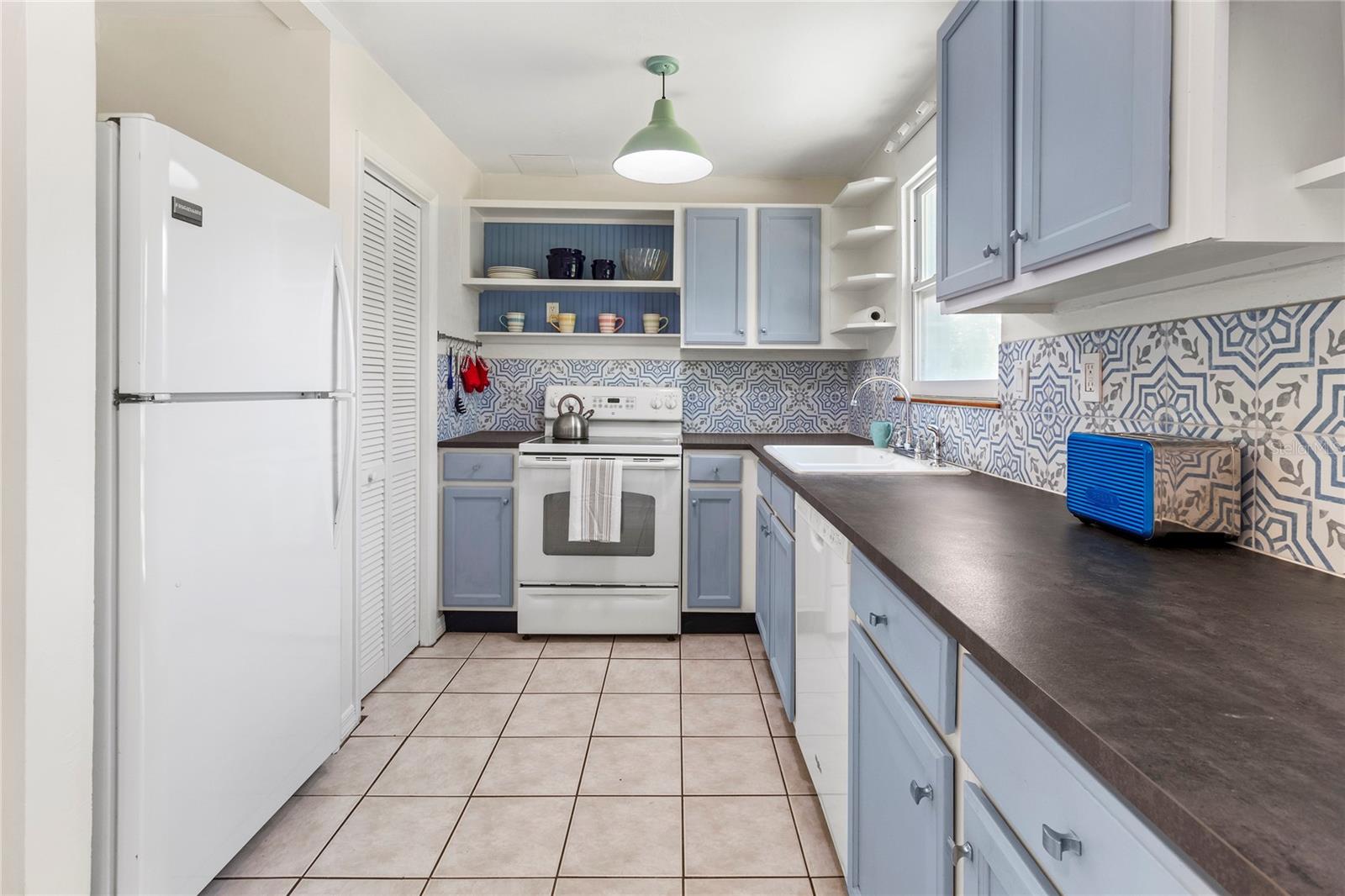 Image 13 of 52 For 1350 40th Street