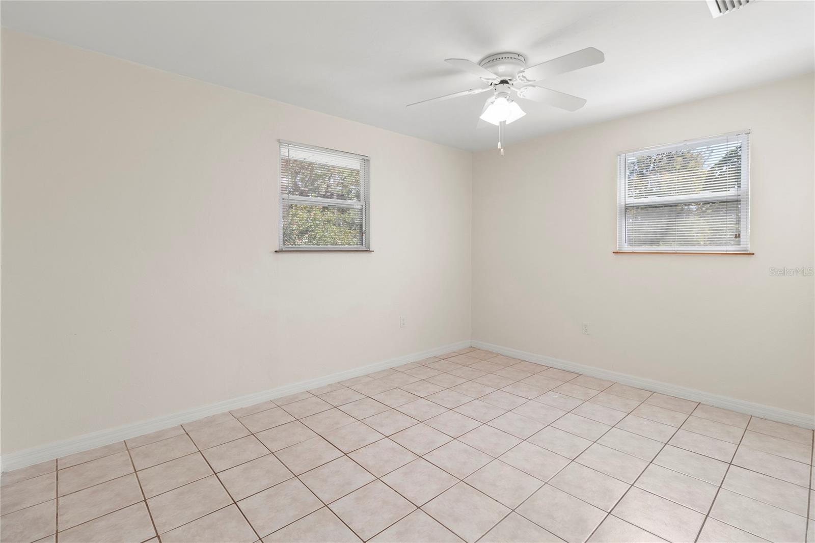 Image 18 of 52 For 1350 40th Street