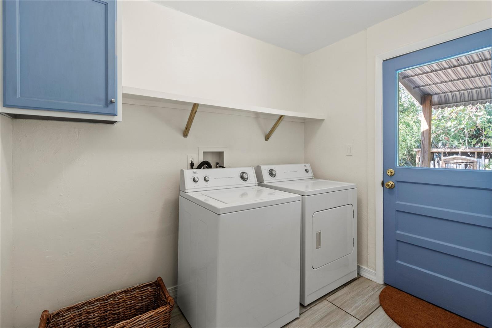Image 23 of 52 For 1350 40th Street