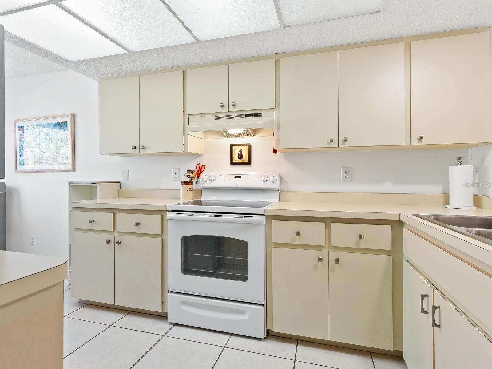 Image 14 of 54 For 4355 Longmeadow  23