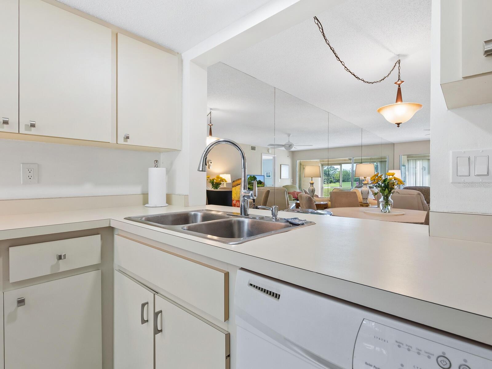 Image 15 of 54 For 4355 Longmeadow  23