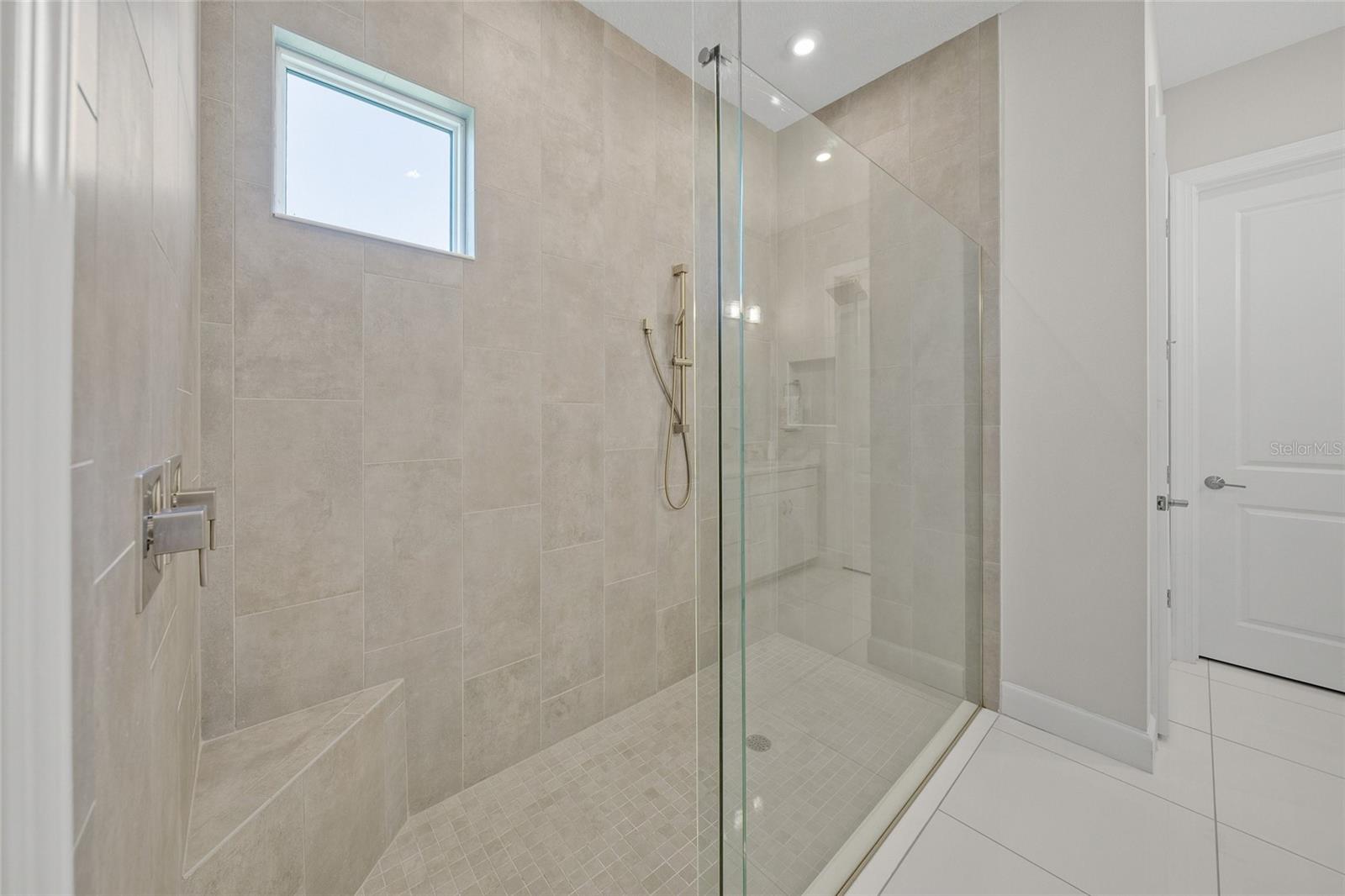 Image 27 of 99 For 4726 Zeno Court