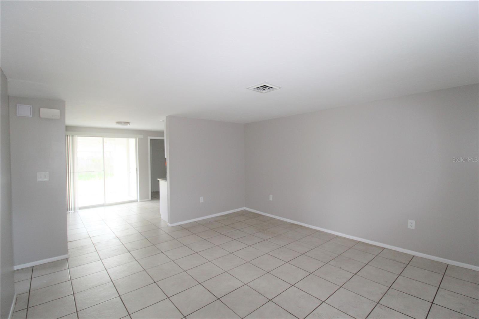 Image 3 of 10 For 562 Briarwood Road