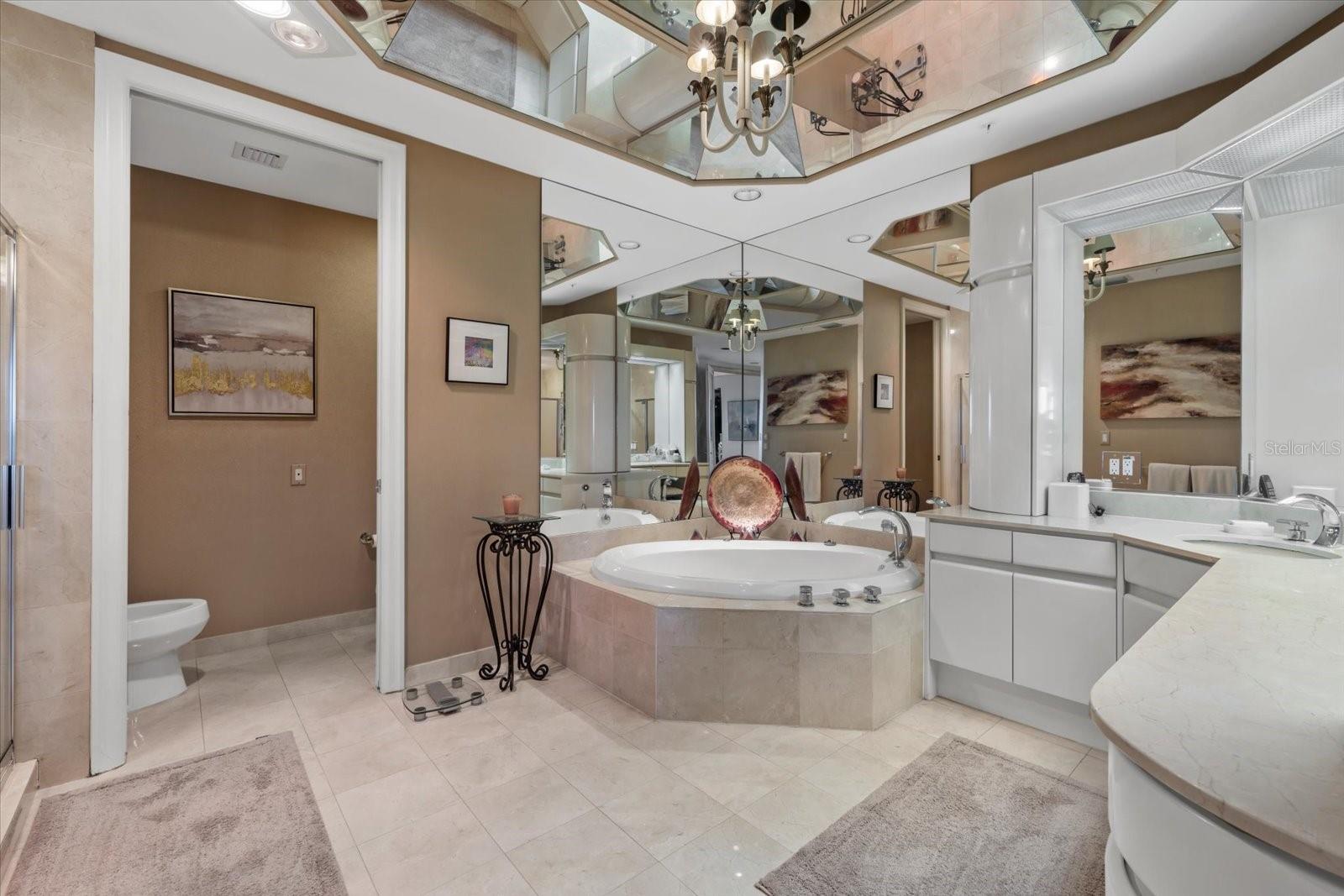 Image 15 of 27 For 435 L Ambiance Drive H402