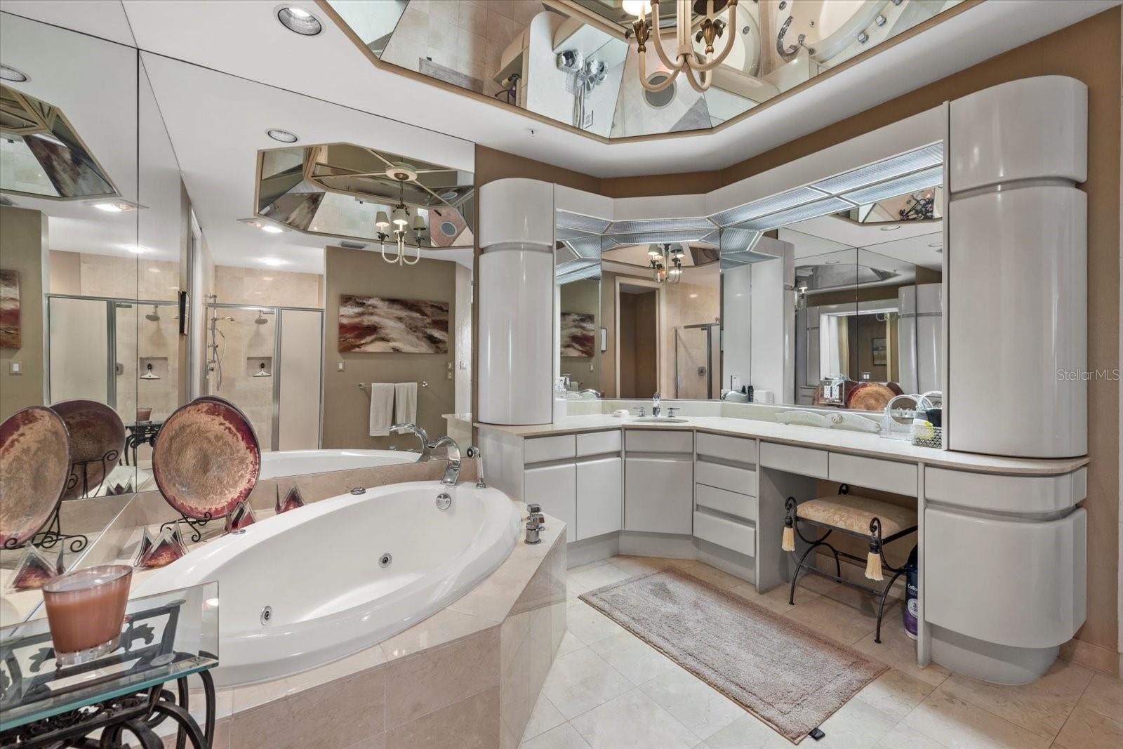 Image 16 of 27 For 435 L Ambiance Drive H402