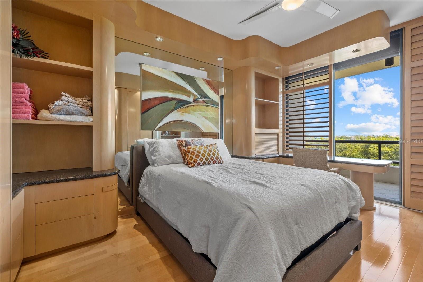 Image 18 of 27 For 435 L Ambiance Drive H402