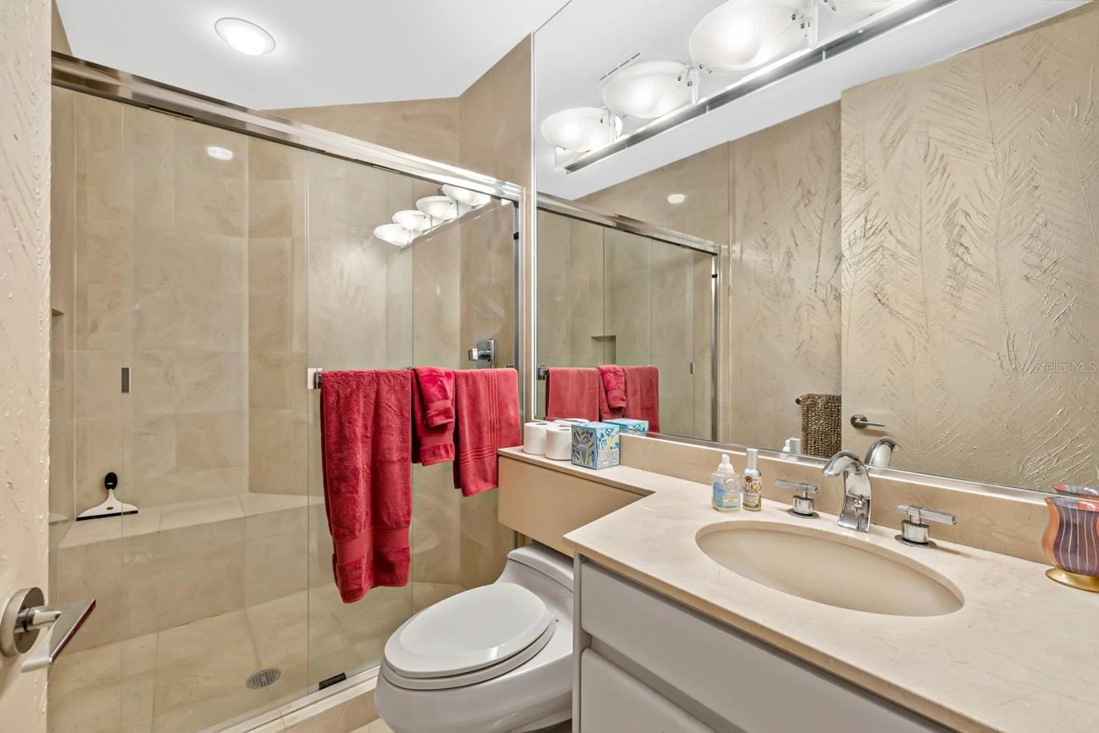 Image 19 of 27 For 435 L Ambiance Drive H402