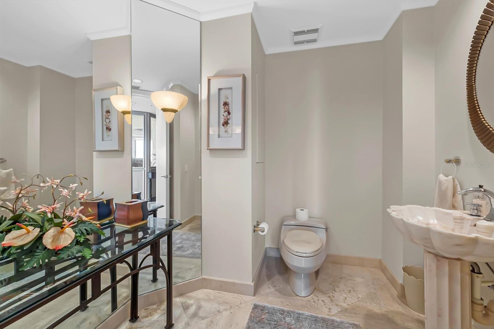 Image 21 of 27 For 435 L Ambiance Drive H402